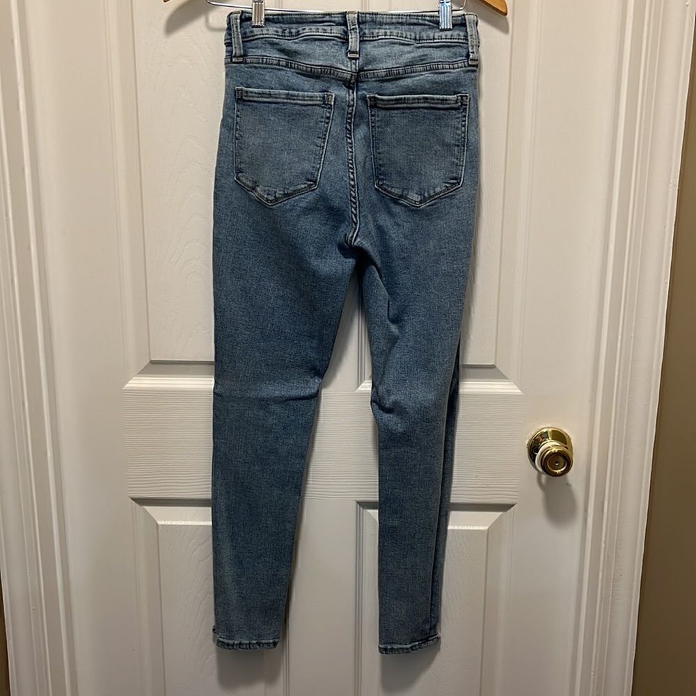 Ladies gap jeans - Picture 7 of 7